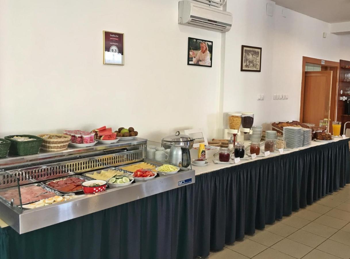 Hotel Magnolia Balatonszepezd Luaran gambar