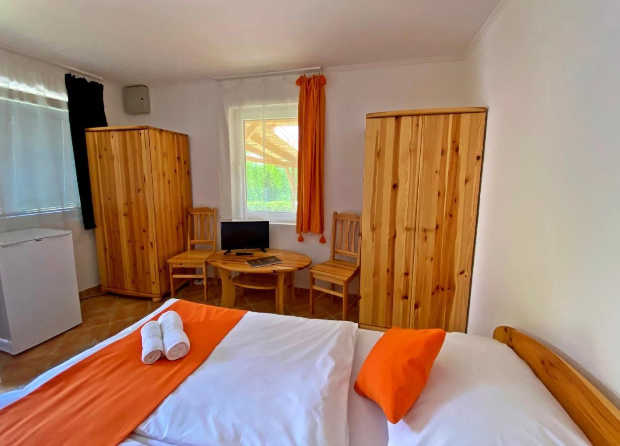 Hotel Magnolia Balatonszepezd Luaran gambar