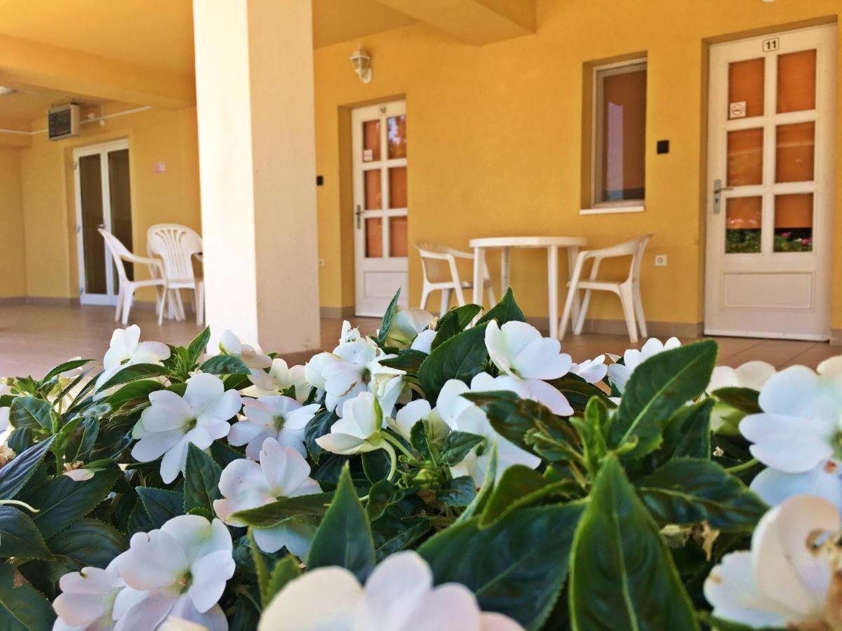 Hotel Magnolia Balatonszepezd Luaran gambar