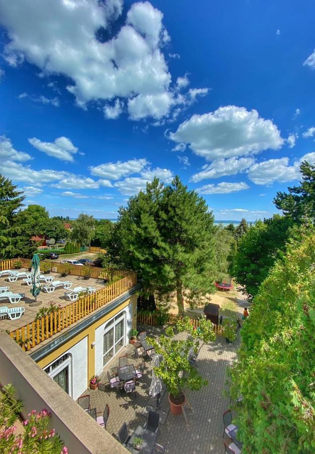 Hotel Magnolia Balatonszepezd Luaran gambar