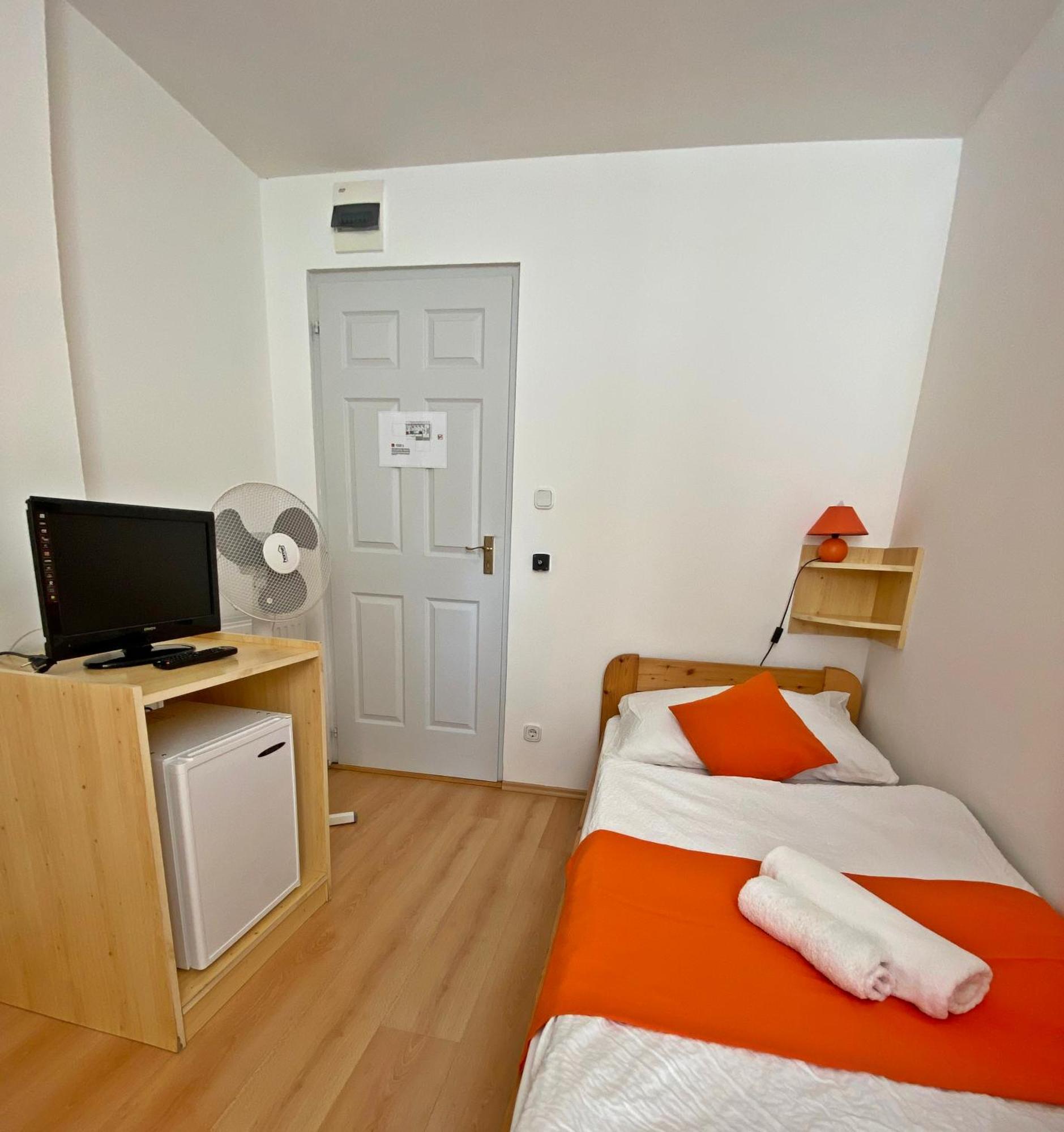 Hotel Magnolia Balatonszepezd Bilik gambar