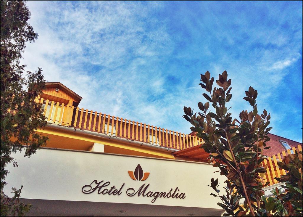 Hotel Magnolia Balatonszepezd Luaran gambar