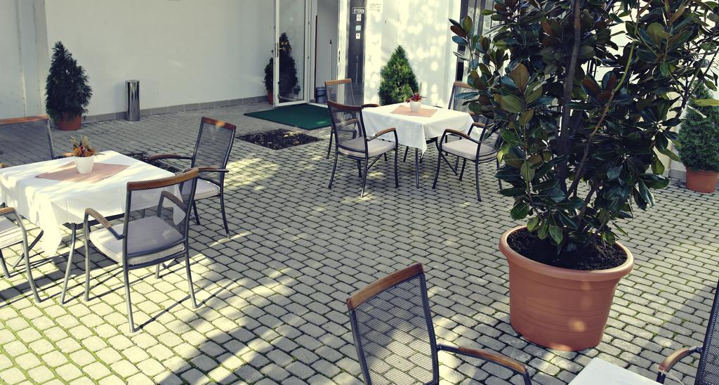 Hotel Magnolia Balatonszepezd Luaran gambar