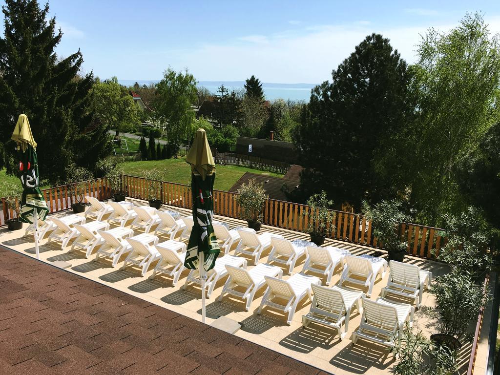 Hotel Magnolia Balatonszepezd Luaran gambar