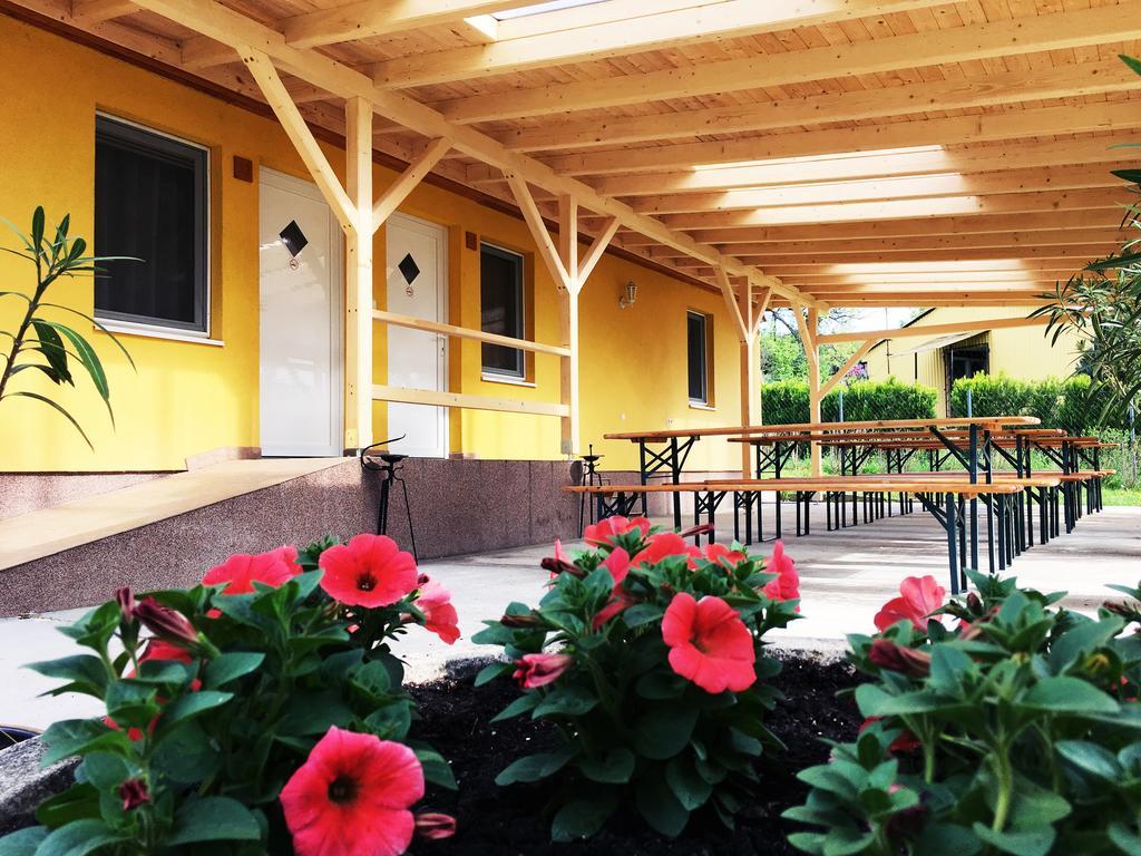 Hotel Magnolia Balatonszepezd Luaran gambar