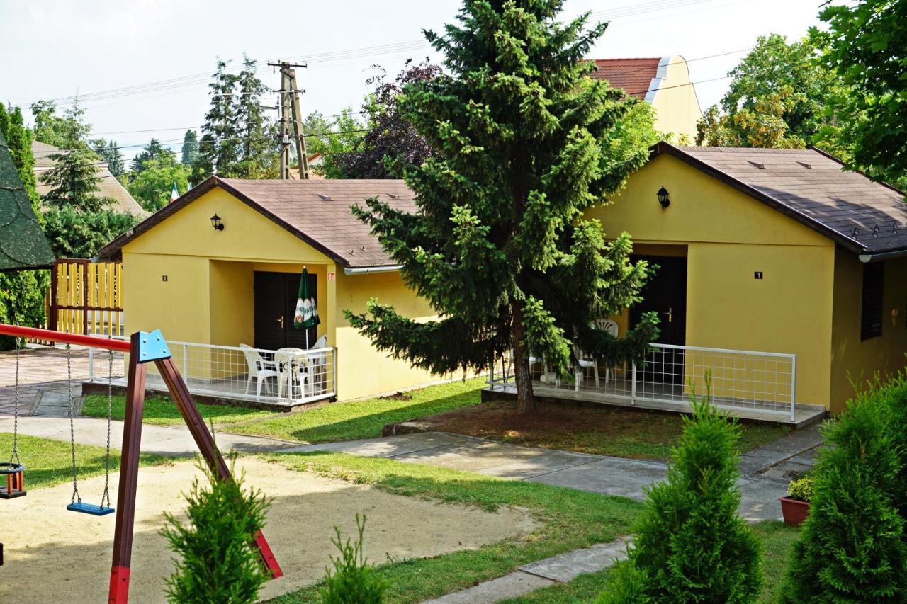 Hotel Magnolia Balatonszepezd Luaran gambar
