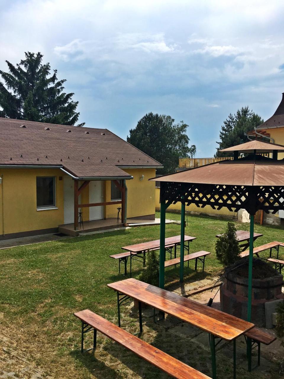 Hotel Magnolia Balatonszepezd Luaran gambar