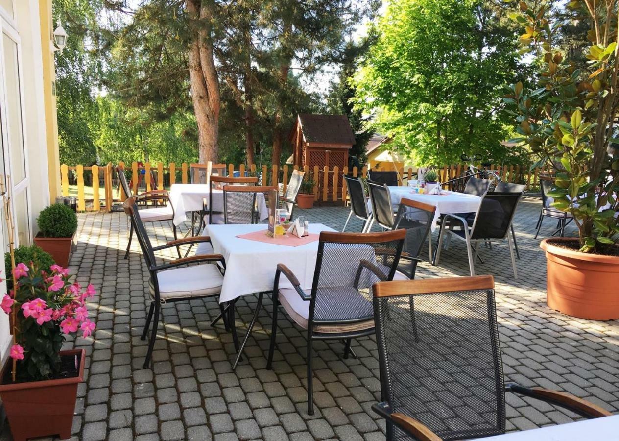 Hotel Magnolia Balatonszepezd Luaran gambar
