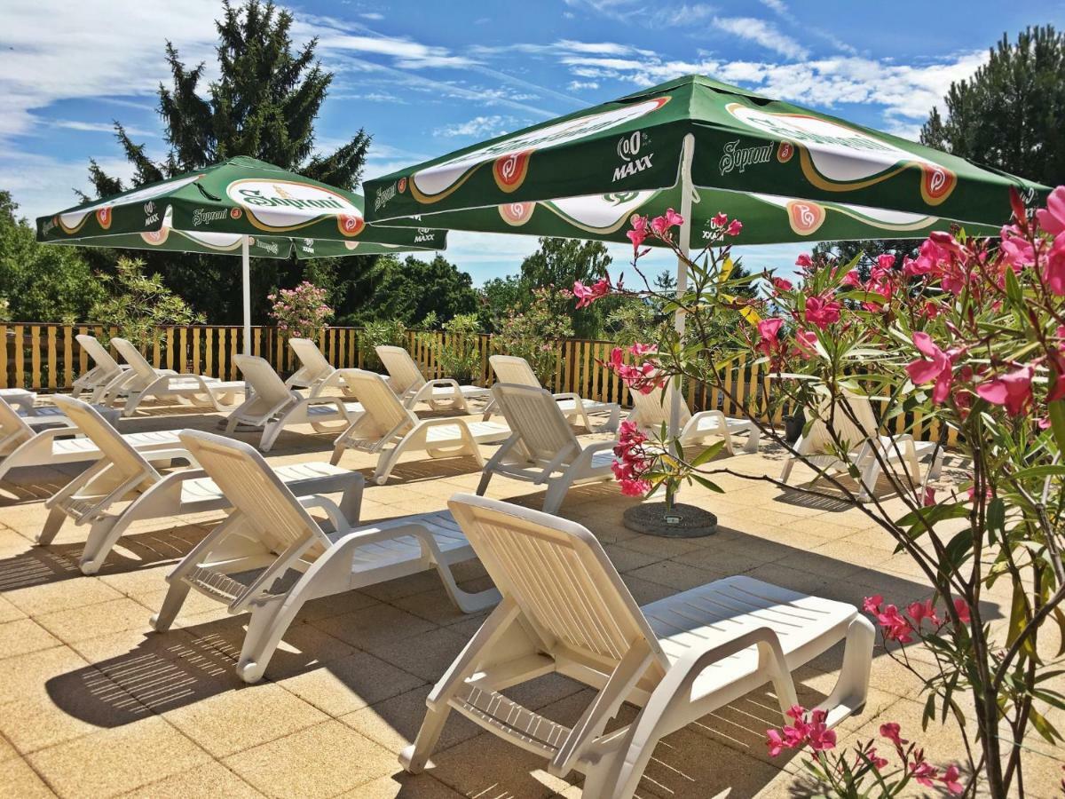 Hotel Magnolia Balatonszepezd Luaran gambar
