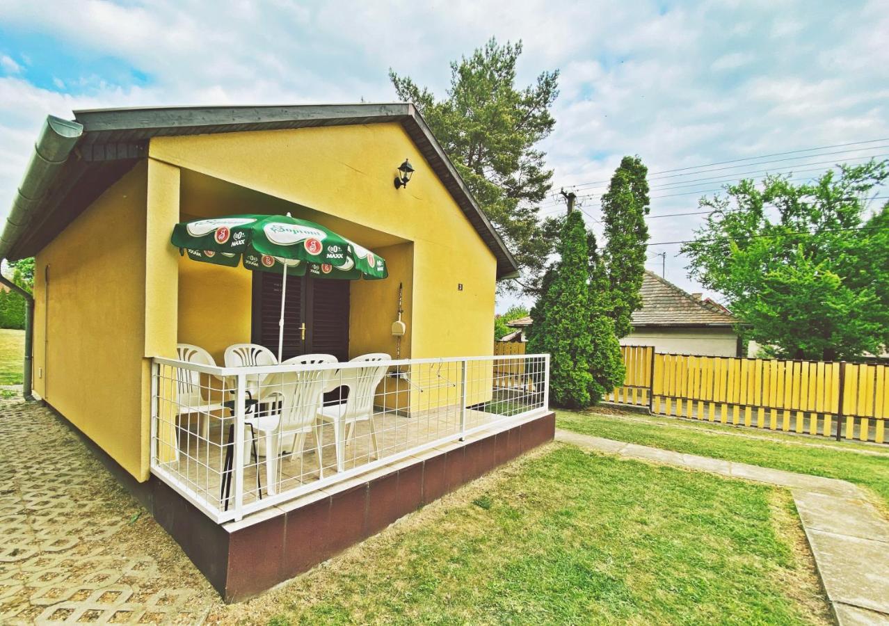 Hotel Magnolia Balatonszepezd Luaran gambar