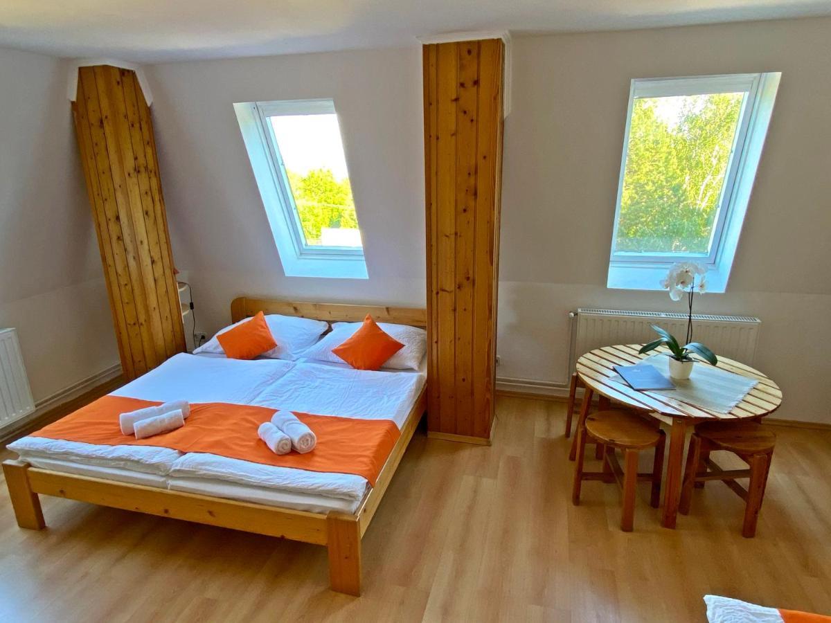 Hotel Magnolia Balatonszepezd Luaran gambar