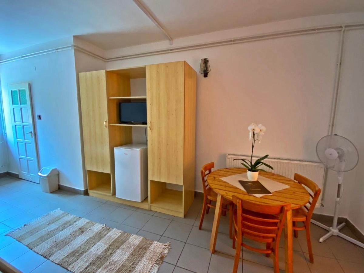 Hotel Magnolia Balatonszepezd Luaran gambar